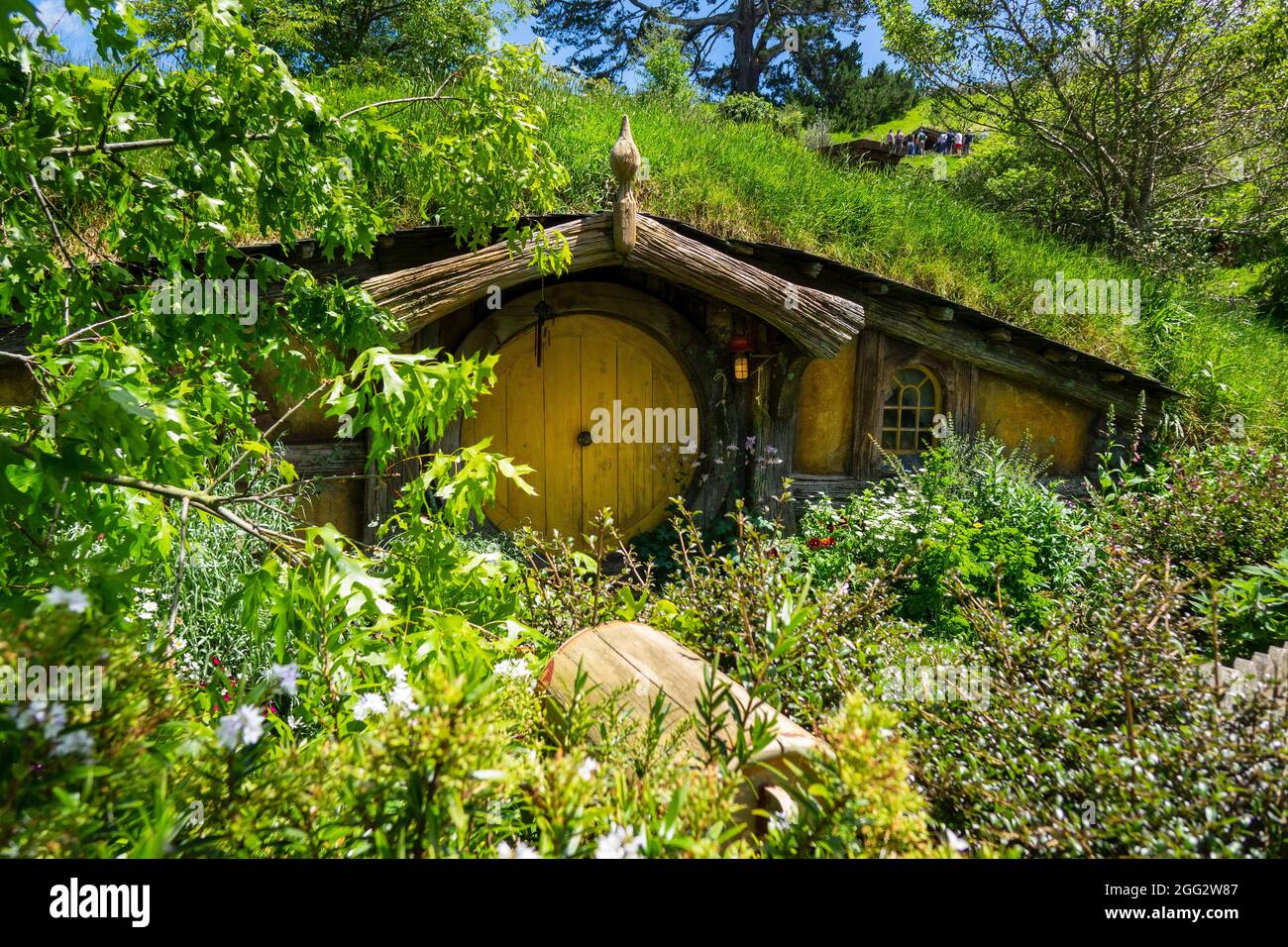 Samweis Gamgee's Hobbit Hole Home on the Hobbiton Movie Set for the Lord of the Rings Movie Trilogy in Matamata Nuova Zelanda Foto Stock