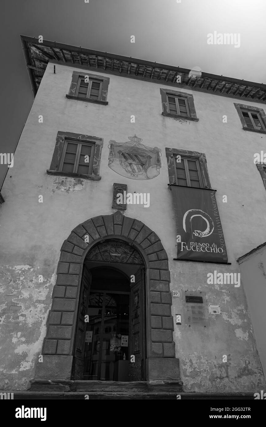 Fucecchio, Firenze, Toscana. Palazzo Corsini. Distribuito su tre piani, termina con un'elegante loggia sorretta da colonne in mattoni che si affacciano sul Foto Stock