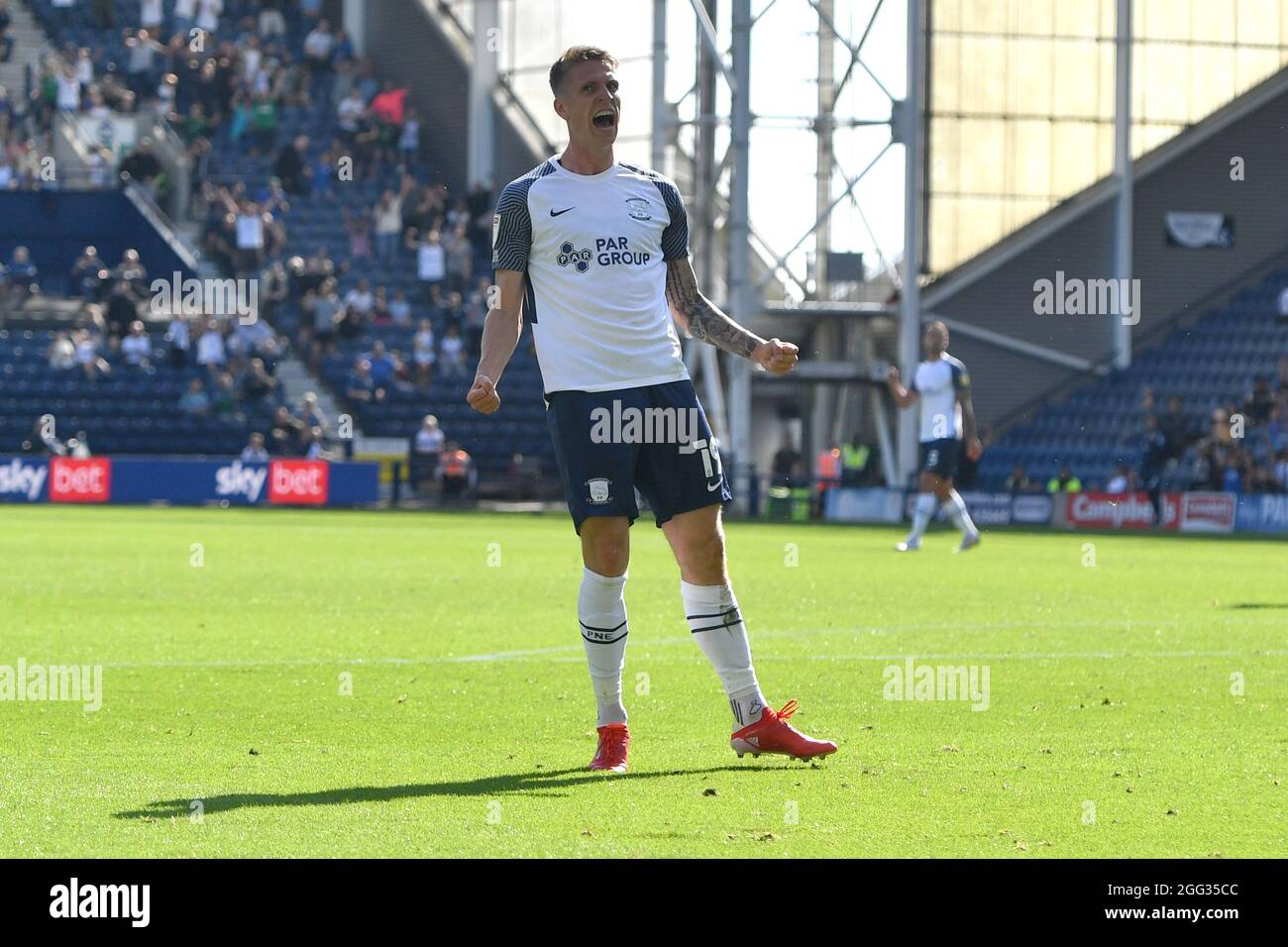 L'Emil Riis di Preston North End festeggia il suo secondo gol durante la partita del campionato Sky Bet al Deepdale Stadium di Preston. Data foto: Sabato 28 agosto 2021. Foto Stock