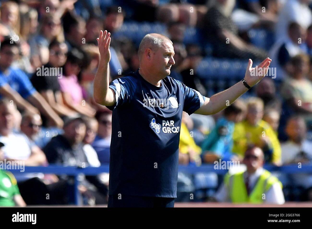 Il manager di Preston North End Frankie McAvoy reagisce durante la partita del campionato Sky Bet al Deepdale Stadium di Preston. Data foto: Sabato 28 agosto 2021. Foto Stock