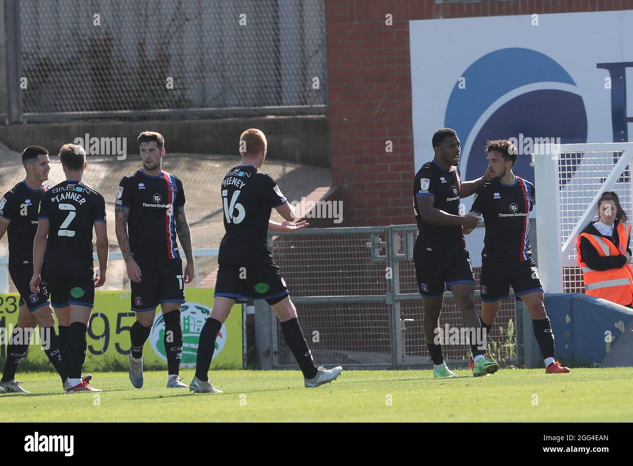 HARTLEPOOL, REGNO UNITO. 28 AGOSTO Zach Clough di Carlisle United festeggia dopo aver segnato il primo gol durante la partita della Sky Bet League 2 tra Hartlepool United e Carlisle United al Victoria Park di Hartlepool sabato 28 agosto 2021. (Credit: Mark Fletcher | MI News) Credit: MI News & Sport /Alamy Live News Foto Stock