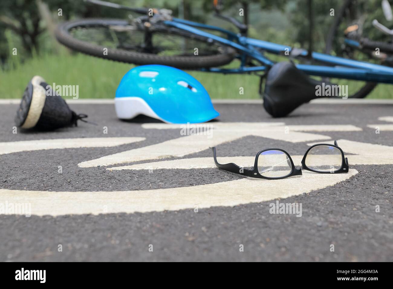 Incidente di guida ubriaco sulla pista ciclabile Foto Stock