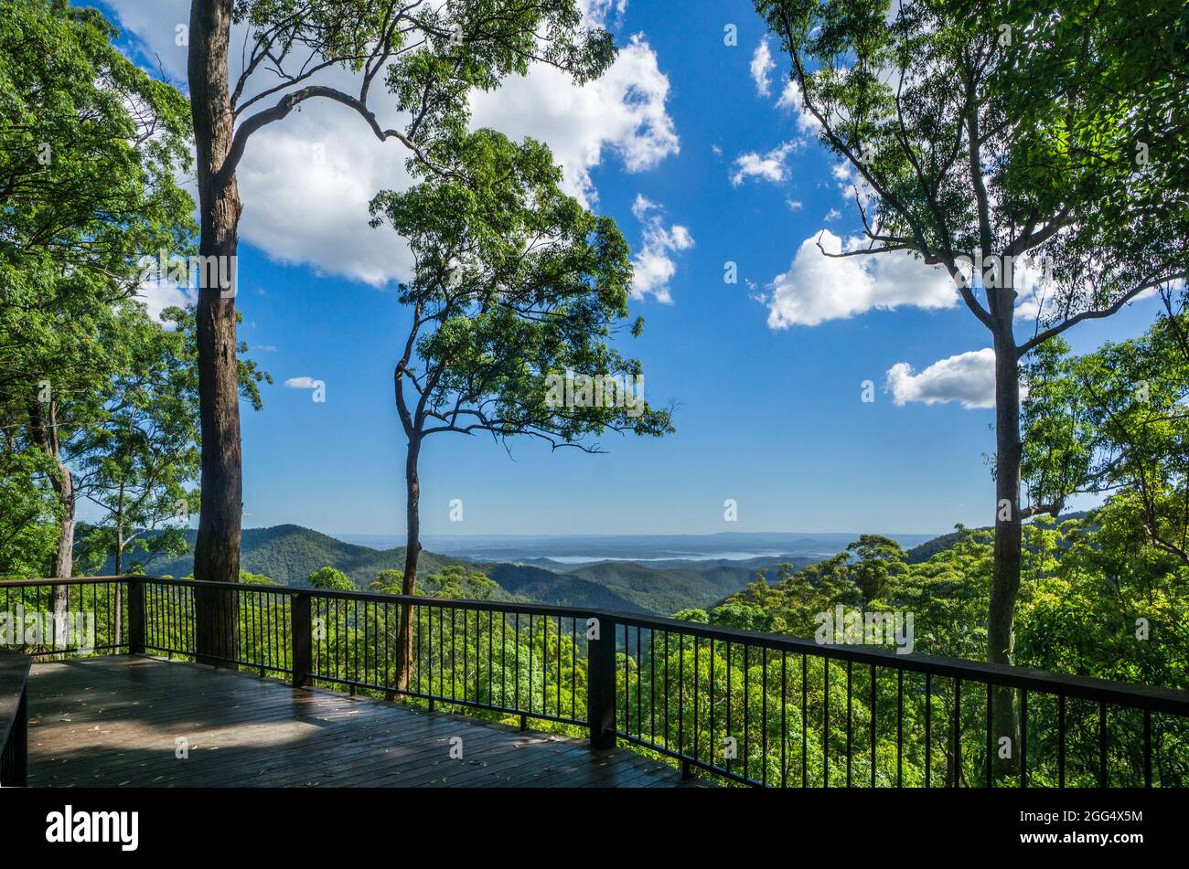 Vista dal Wivenhoe Lookout a Mount Glorious, Parco Nazionale D'Aguilar, Queensland Sud Est, Australia Foto Stock