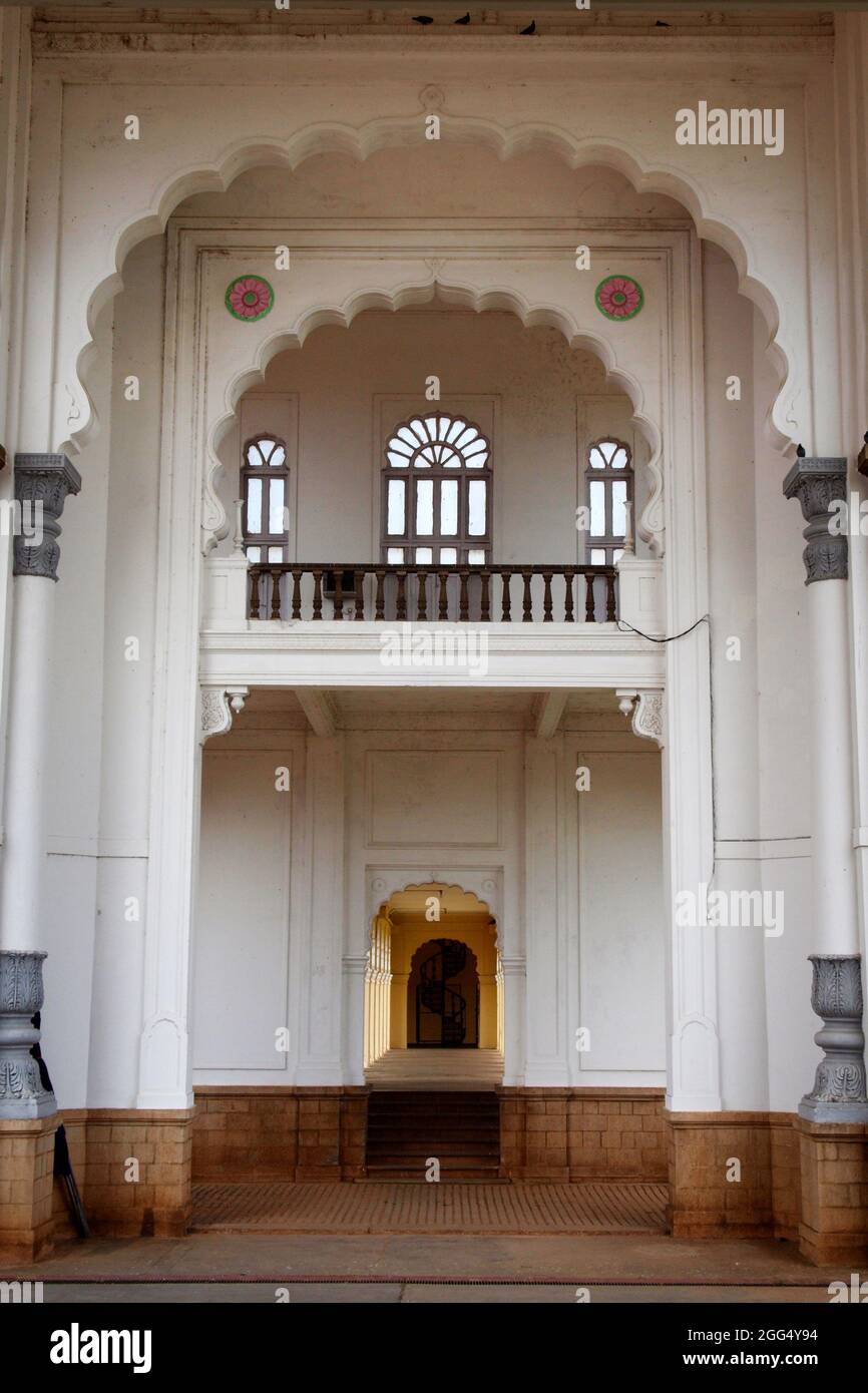 Particolare di architettura nel palazzo di Ambavilas , nella città di Mysore in India Foto Stock