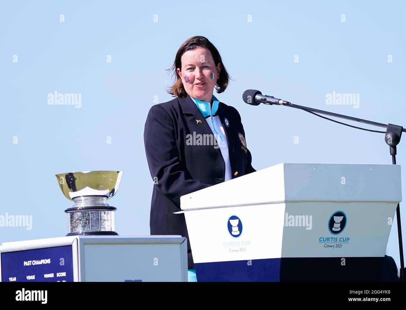 Team GB&i il capitano Elaine Ratcliffe ha tenuto un discorso alla cerimonia di chiusura dopo che la sua squadra è stata picchiata da 12.5 a 7.5 punti nella Curtis Cup 2021 Day 3 - Foto Stock