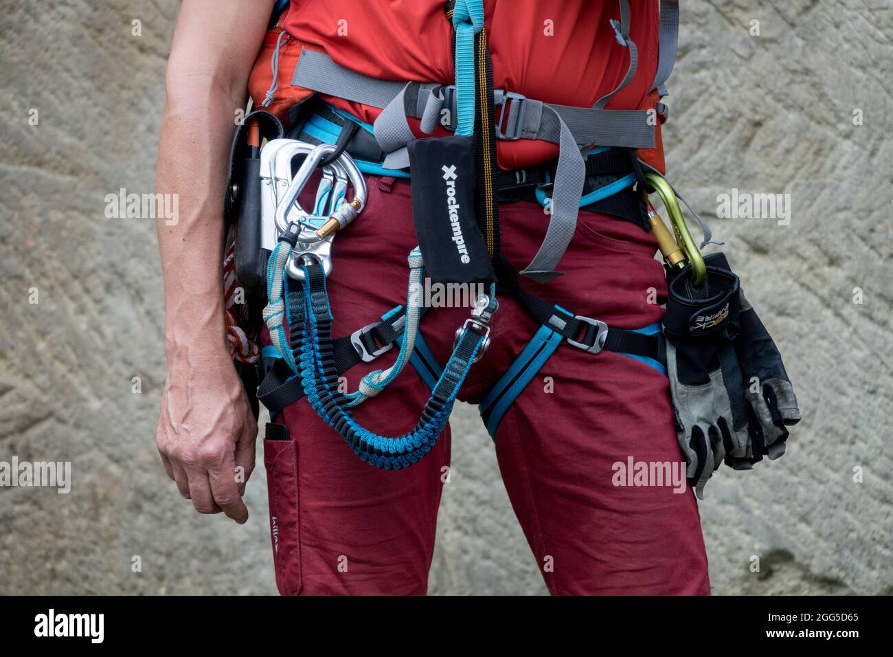 Attrezzatura per arrampicatore di roccia uomo Foto Stock