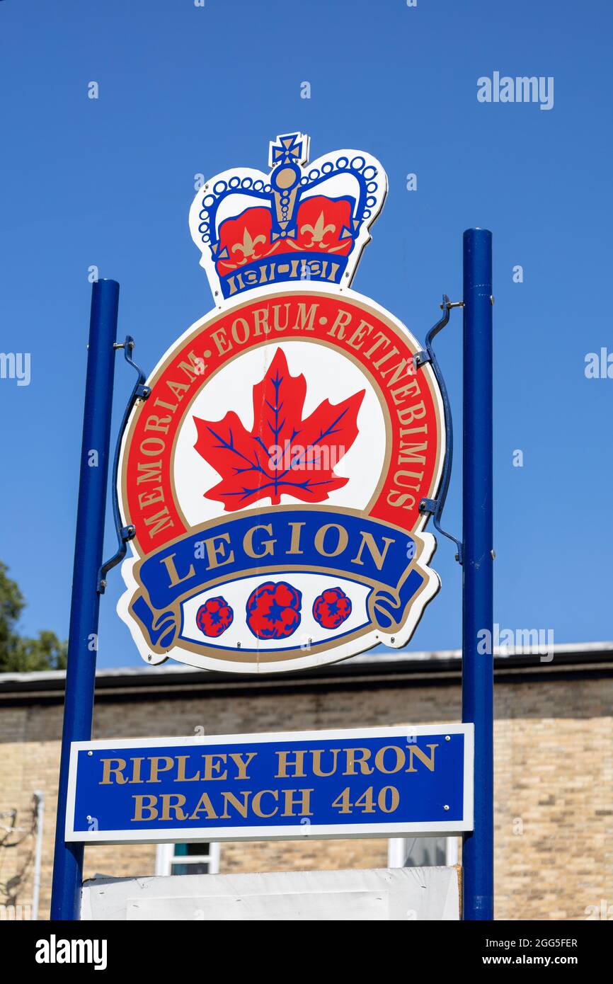 Royal Canadian Legion Sign in Ripley Ontario Advertising Burgers at the Legion, A Fundraising Activity Foto Stock