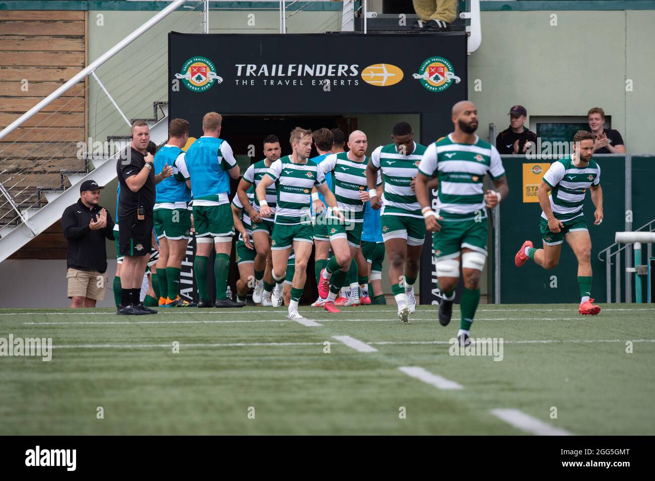 Ealing Trailfinders esce per il 2021/22 Pre Season friendly match tra Ealing Trailfinders e Gloucester Rugby a Castle Bar , West Ealing , Inghilterra, il 28 agosto 2021. Foto di Alan Stanford / prime Media Images Foto Stock