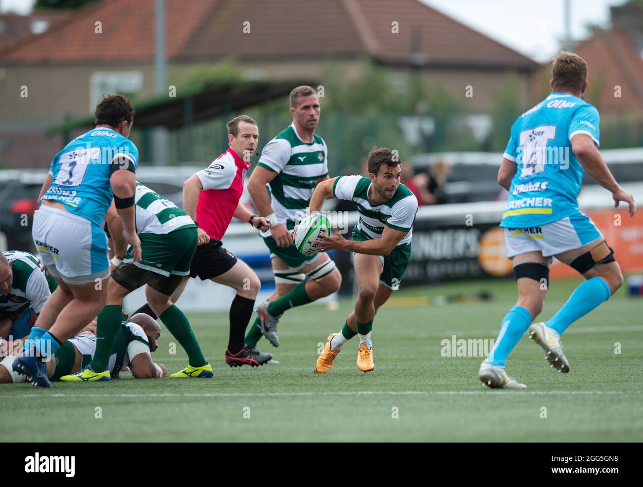 Azione durante la partita di pre-stagione 2021/22 tra Ealing Trailfinders e Gloucester Rugby a Castle Bar , West Ealing , Inghilterra, il 28 agosto 2021. Foto di Alan Stanford / prime Media Images Foto Stock