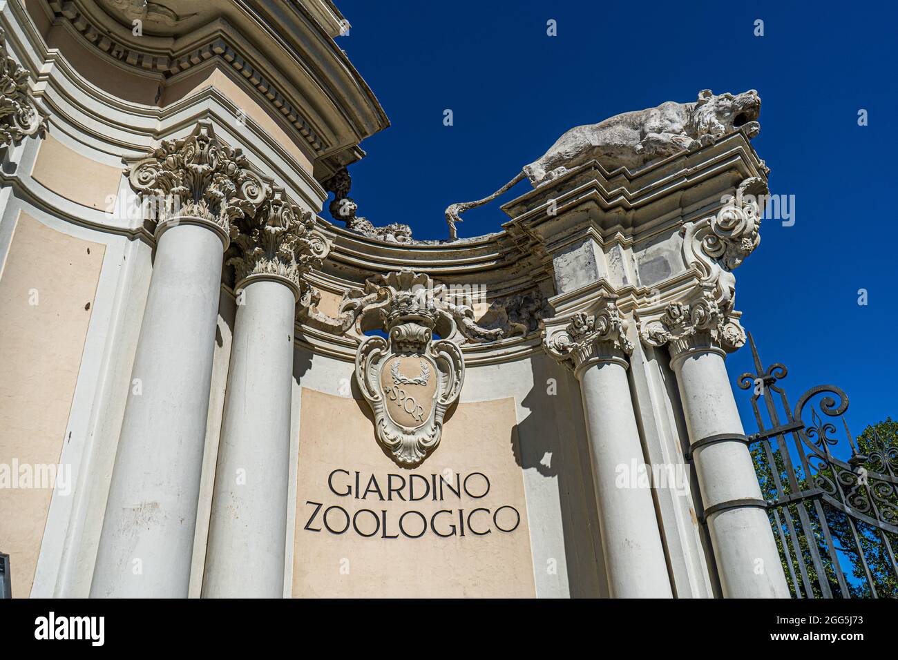 Italia, Roma: Giardino zoologico del Bioparco di Roma (Giardino Zoologico), ingresso allo Zoo dai giardini di Villa Borghese Foto Stock