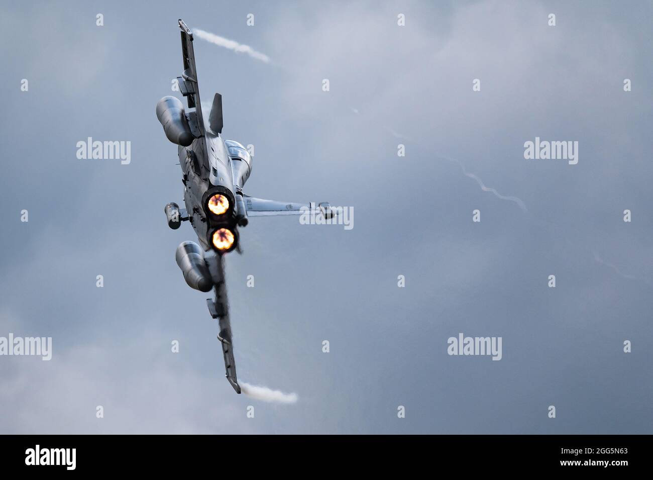 Un jet da combattimento multirole a due posti Dassault Rafale B dell'Aeronautica militare francese. Foto Stock