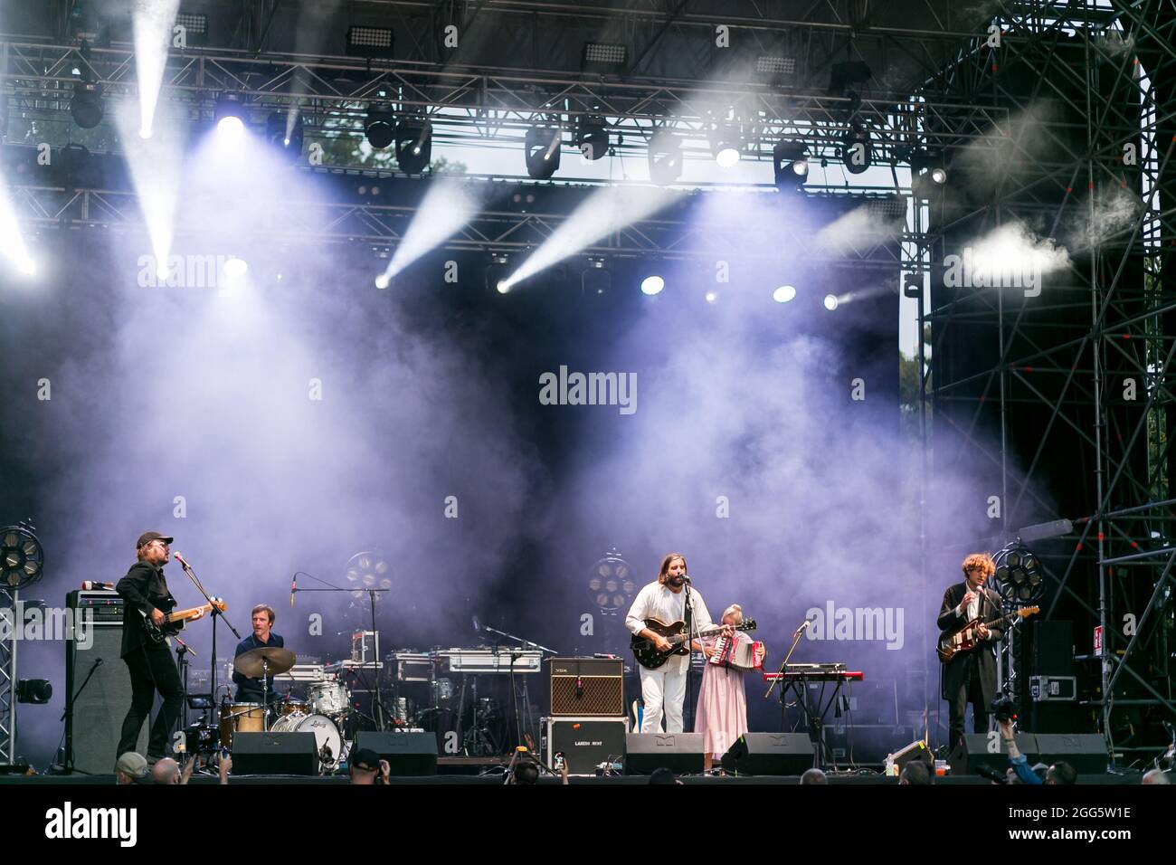 La band svedese Shout louds si esibisce dal vivo durante il festival di oggi Foto Stock