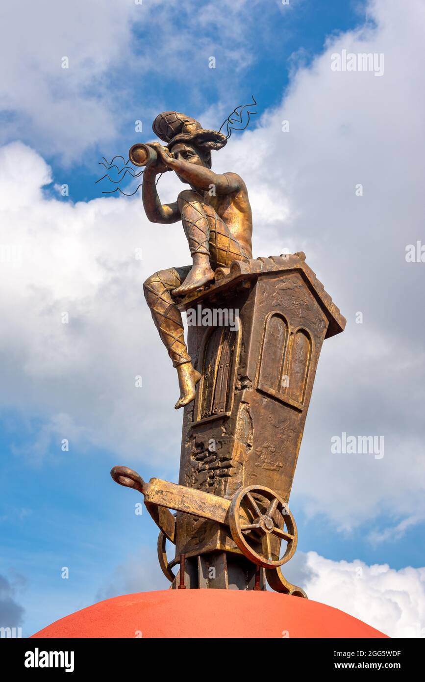 Scultura in bronzo 'traduzione', opera dell'artista Martha Jimenez, Camaguey City, Camaguey, Cuba, 2016 Foto Stock