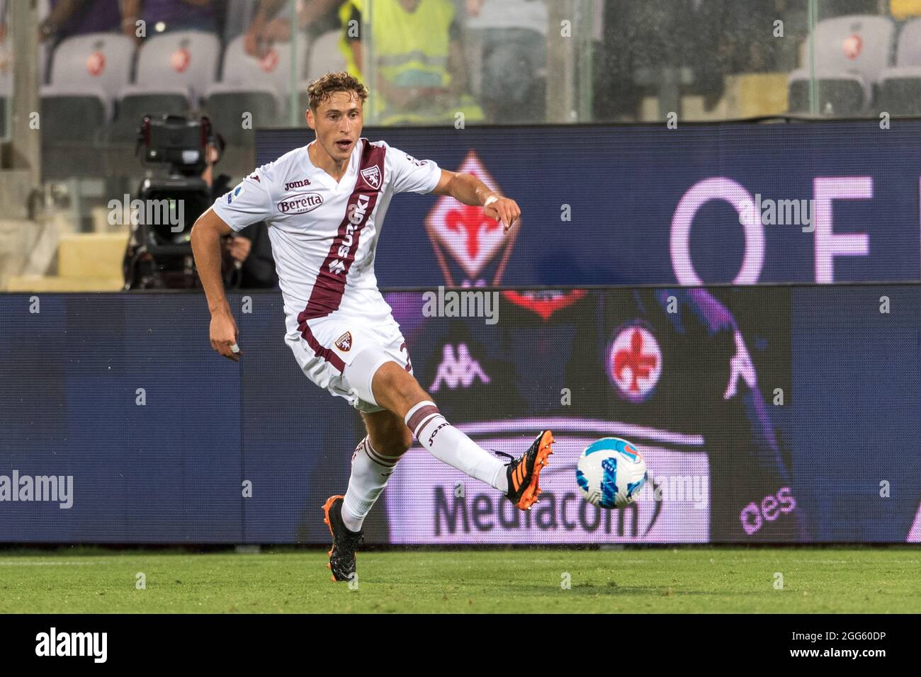 Mergim Vojvoda (Torino) Nel corso della "mostra italiana" UNA partita tra Fiorentina 2-1 Torino allo Stadio Artemio Franchi il 28 agosto 2021 a Firenze. (Foto di Maurizio Borsari/AFLO) Foto Stock