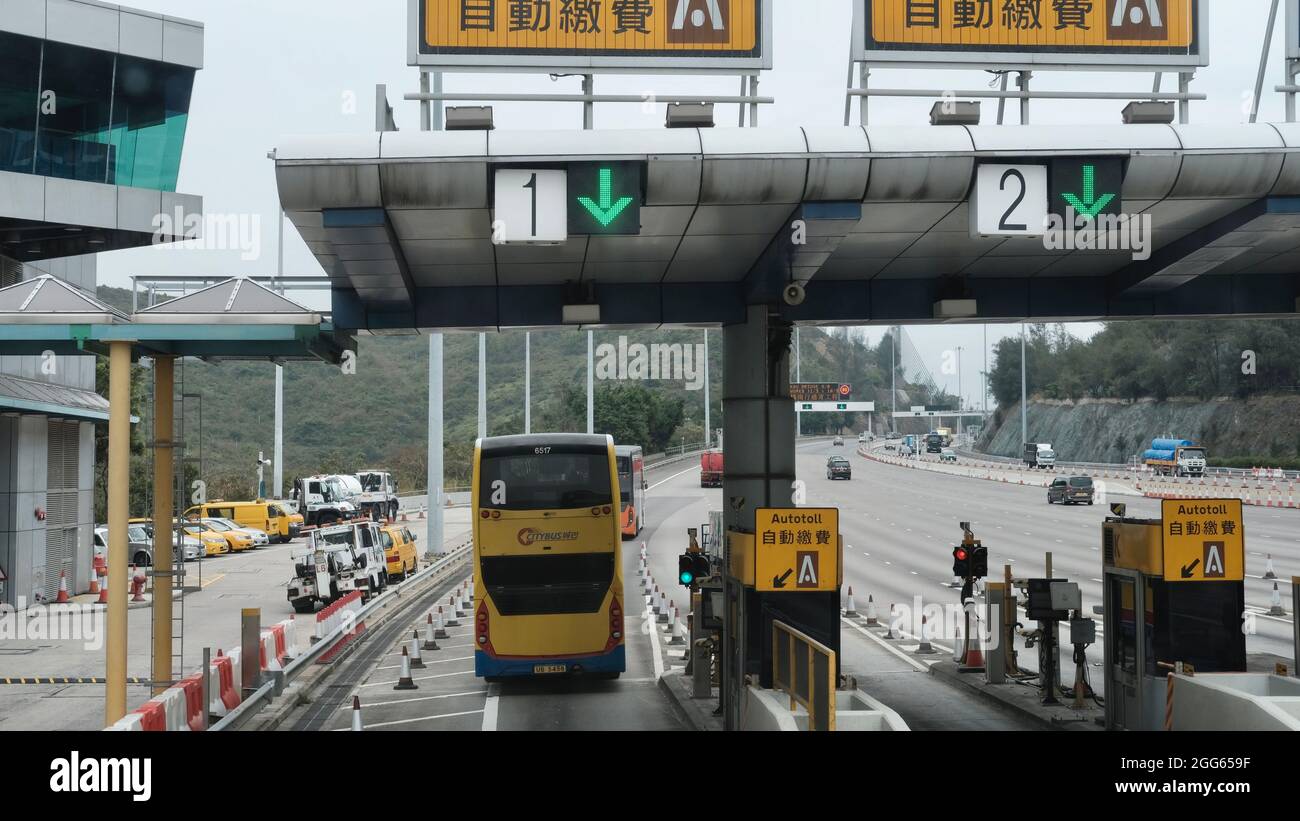 Prendi l'autobus per l'aeroporto fino al centro a pagamento di Hong Kong Foto Stock