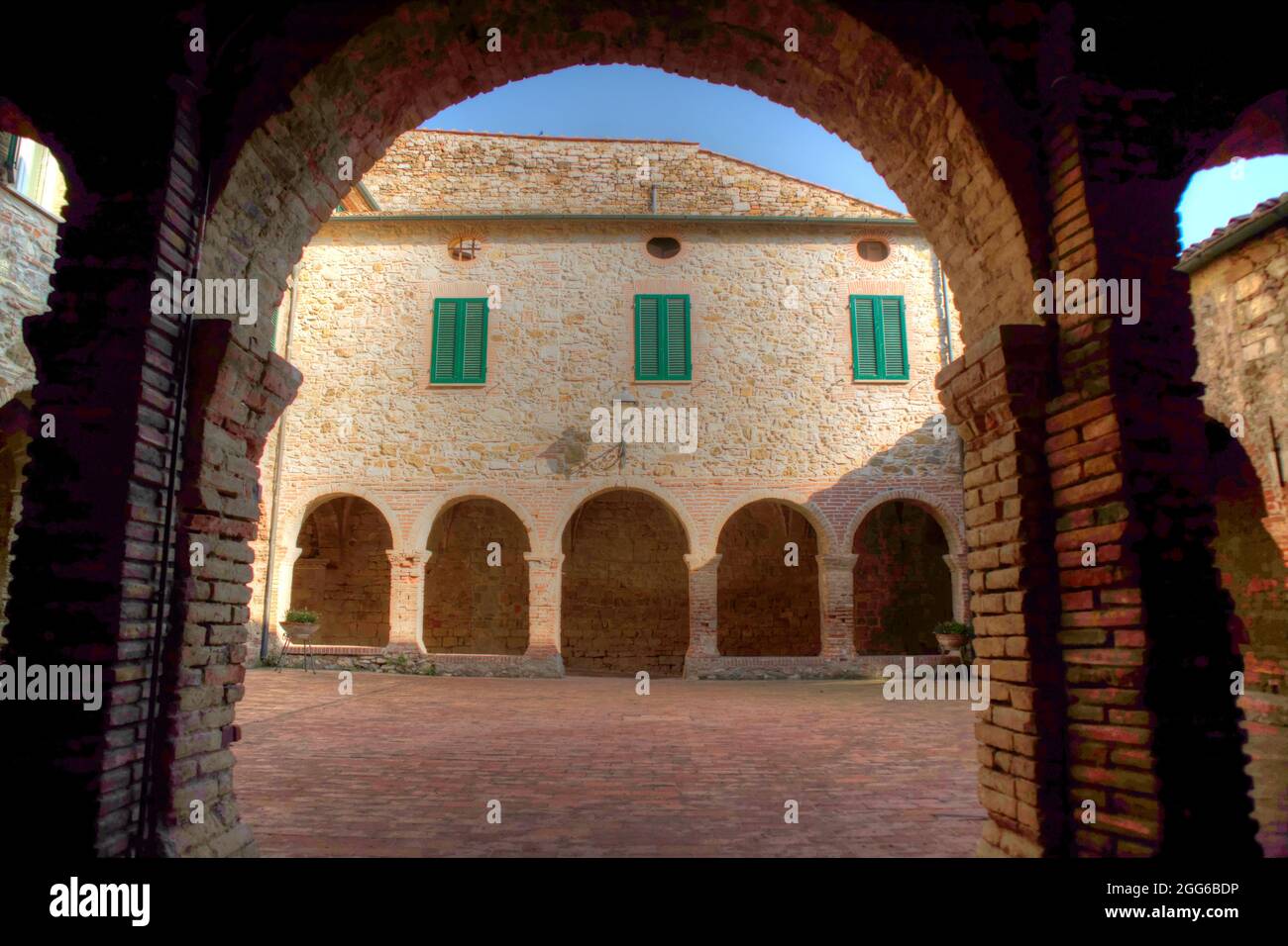 Vista interna del luogo di culto del Chiostro di Suvereto Toscana Foto Stock
