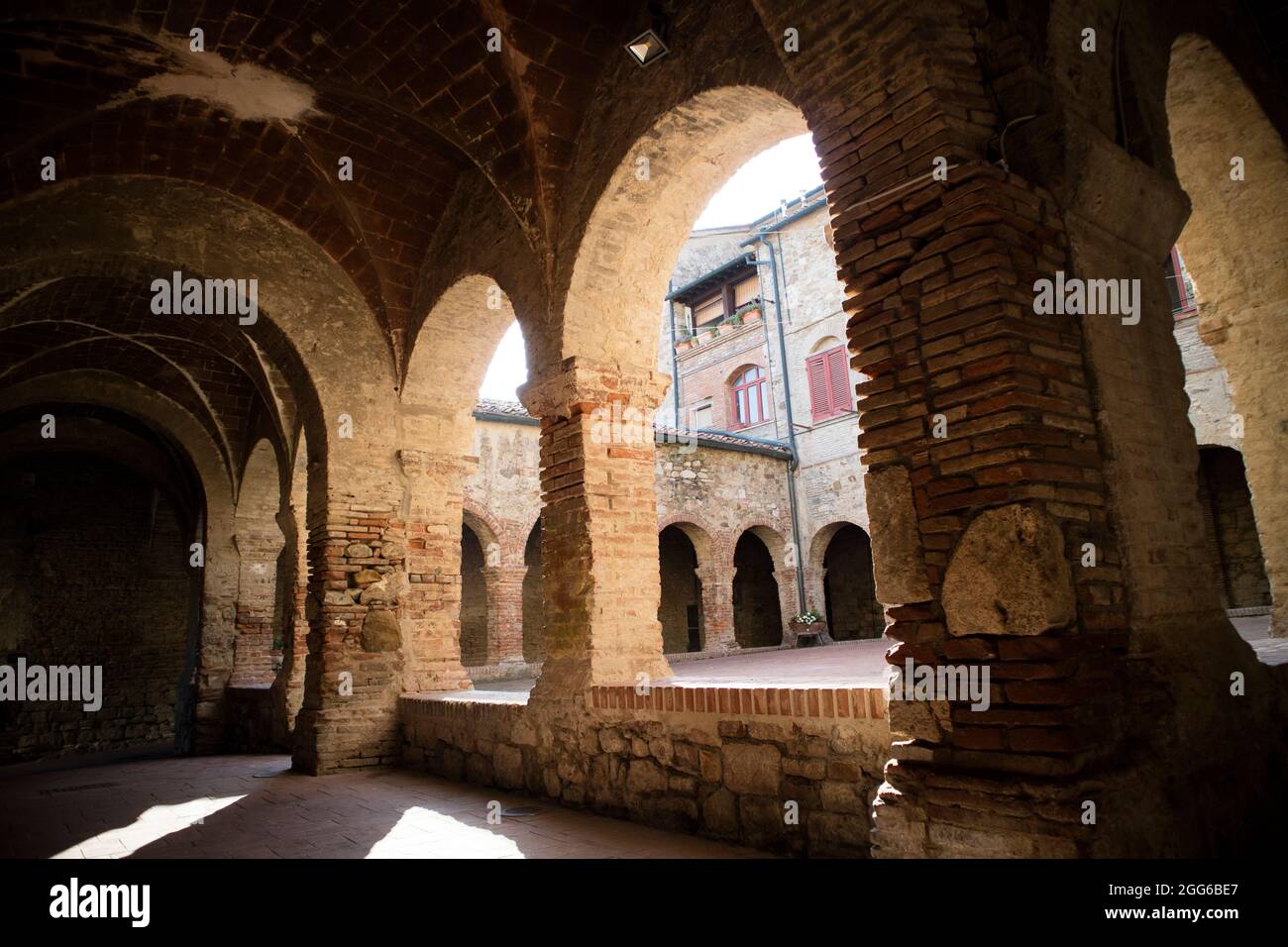 Vista interna del luogo di culto del Chiostro di Suvereto Toscana Foto Stock