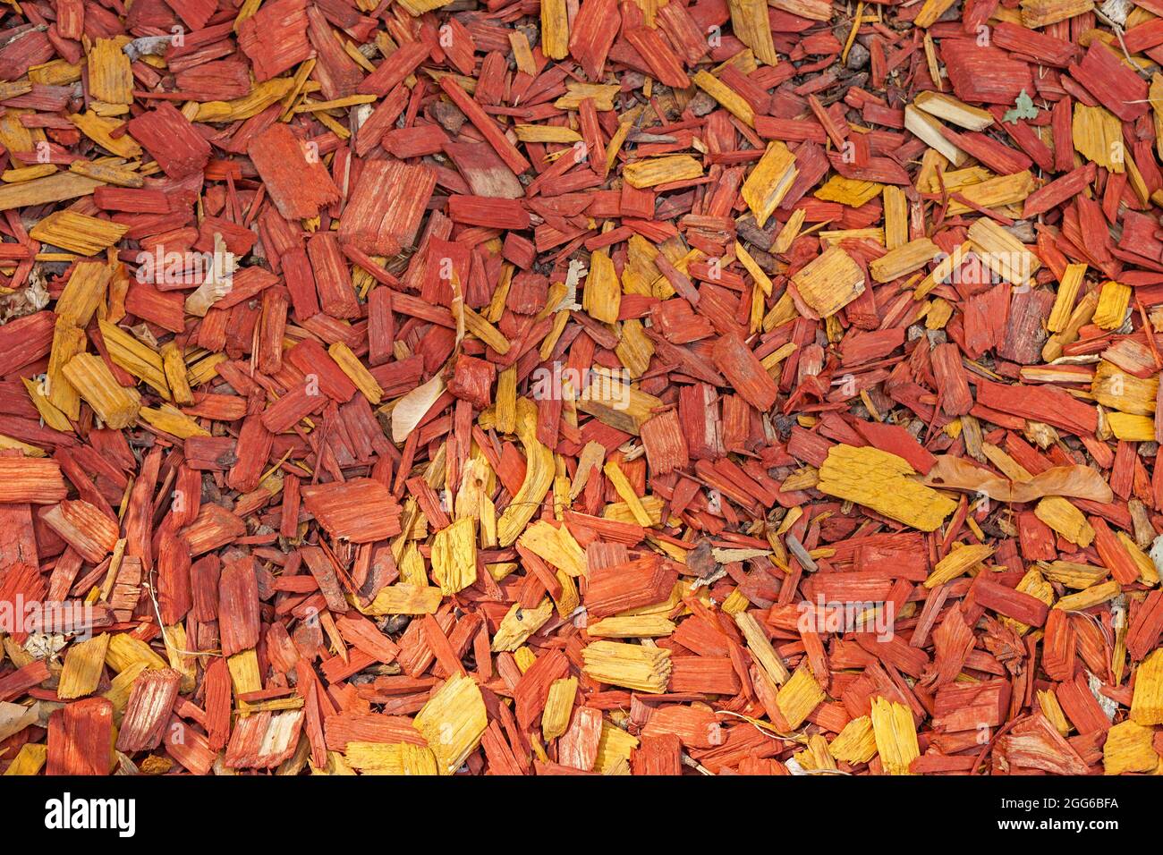 Decorazione di fondo di legno di corteccia di colore rosso Foto Stock