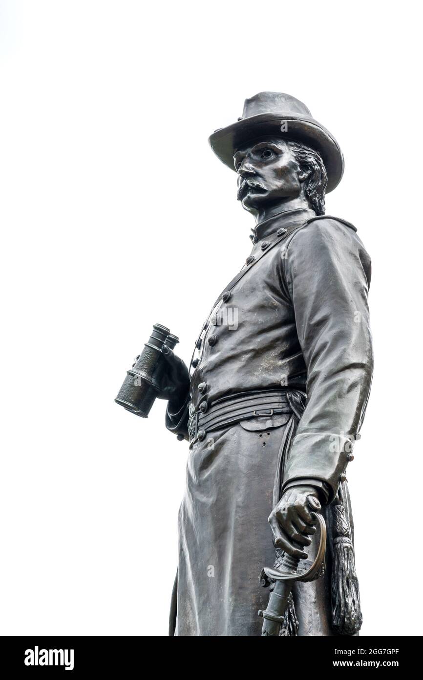 Gettysburg, PA - 10 settembre 2020: Dettaglio della statua del generale Brigadier Gouverneur Kemble Warren che lo mostra a Little Round Top dove ha avvistato C. Foto Stock