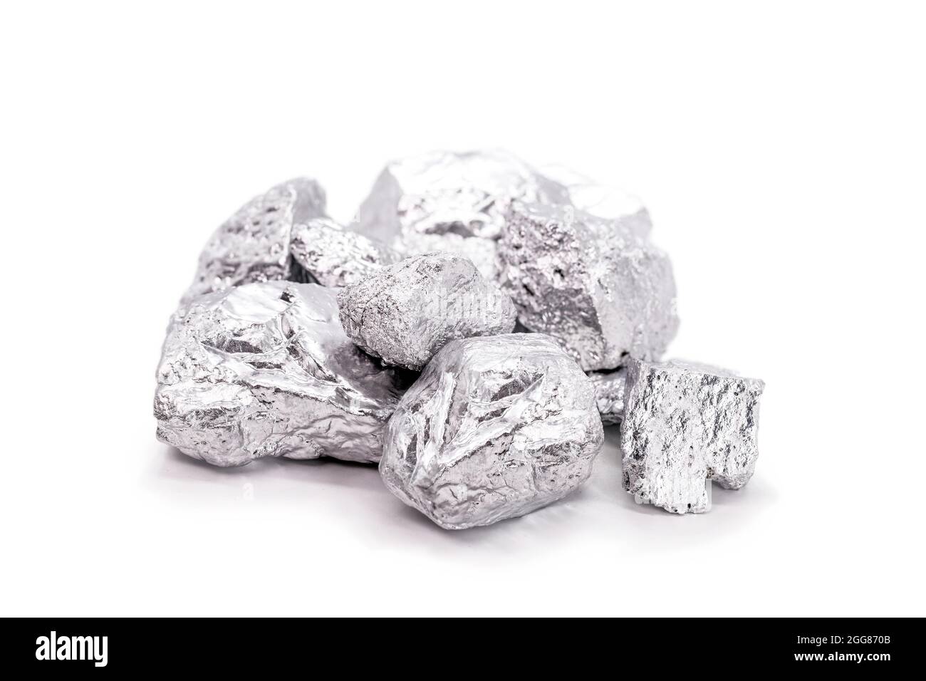 indio fine al 99.995% isolato su fondo bianco, metallo e lega metallica Foto Stock