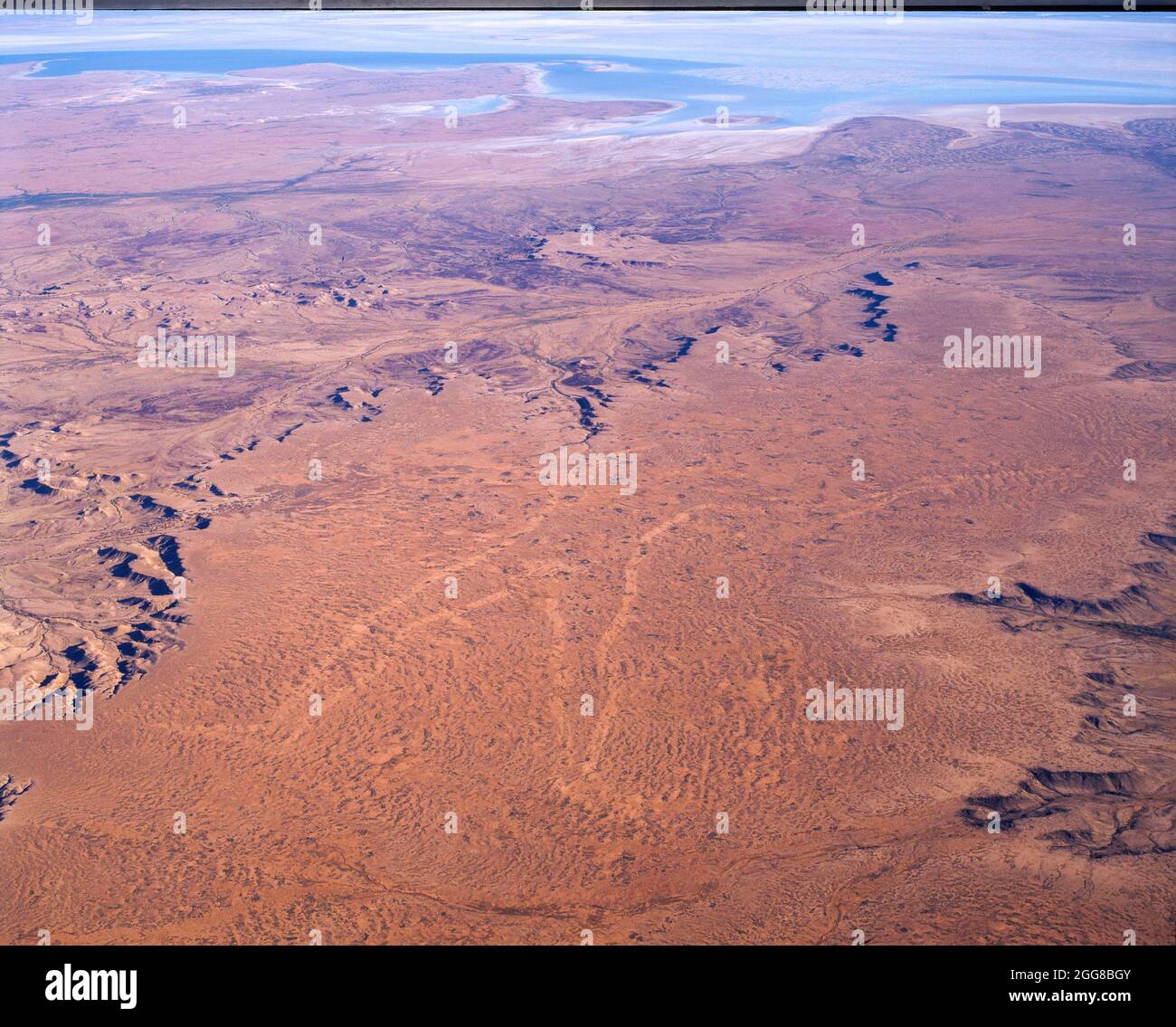 L'uomo Marree, è un geoglyph moderno. Sembra raffigurare un aborigeno australiano che caccia con un boomerang, è nel deserto del sud Au Foto Stock