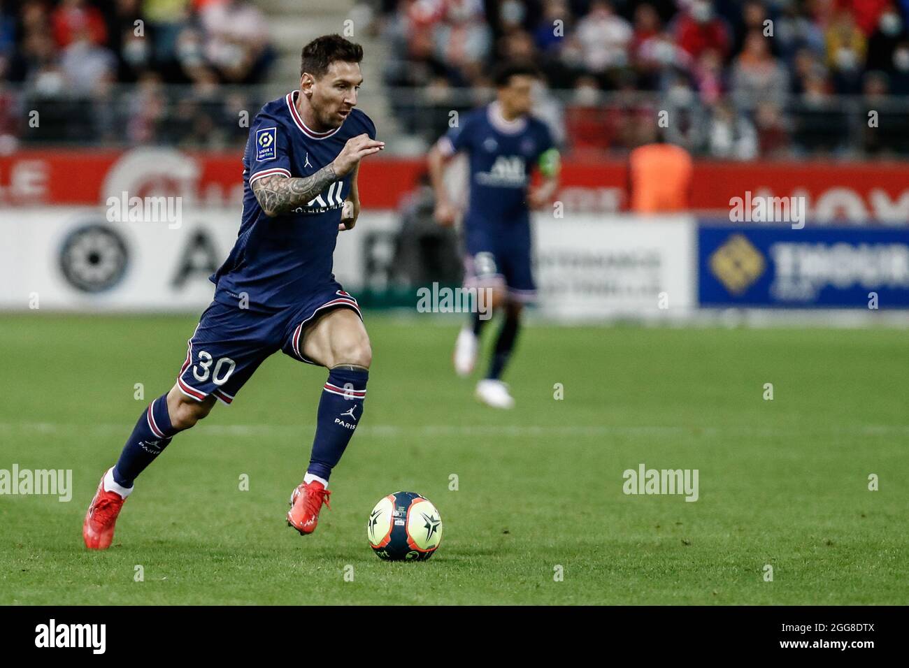 Reims, Francia. 29 agosto 2021. Lionel messi di Parigi Saint-Germain compete durante la partita di calcio francese Ligue 1 tra Parigi Saint-Germain e lo Stade de Reims a Reims, Francia, il 29 agosto 2021. Credit: Aurelien Morissard/Xinhua/Alamy Live News Foto Stock