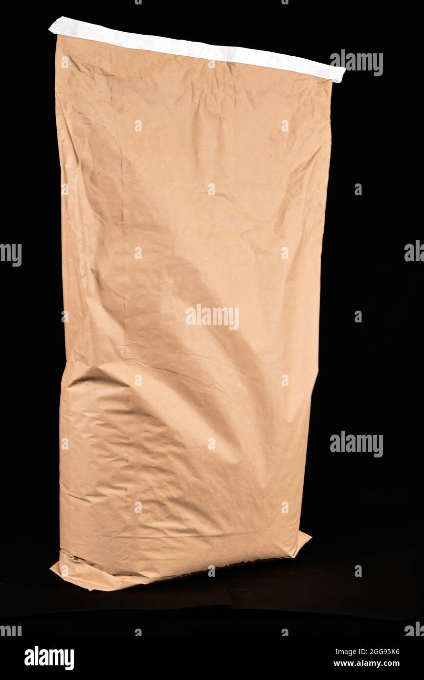 Sacchetto di 25 chili di carta su sfondo nero da riempire Foto Stock