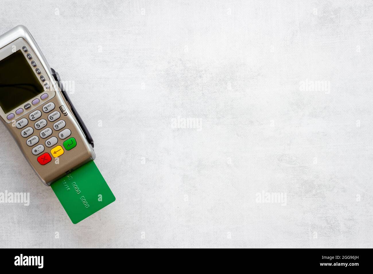 Pagamento in permuta tramite tecnologia mobile e nfc. Terminale della carta di credito POS Foto Stock