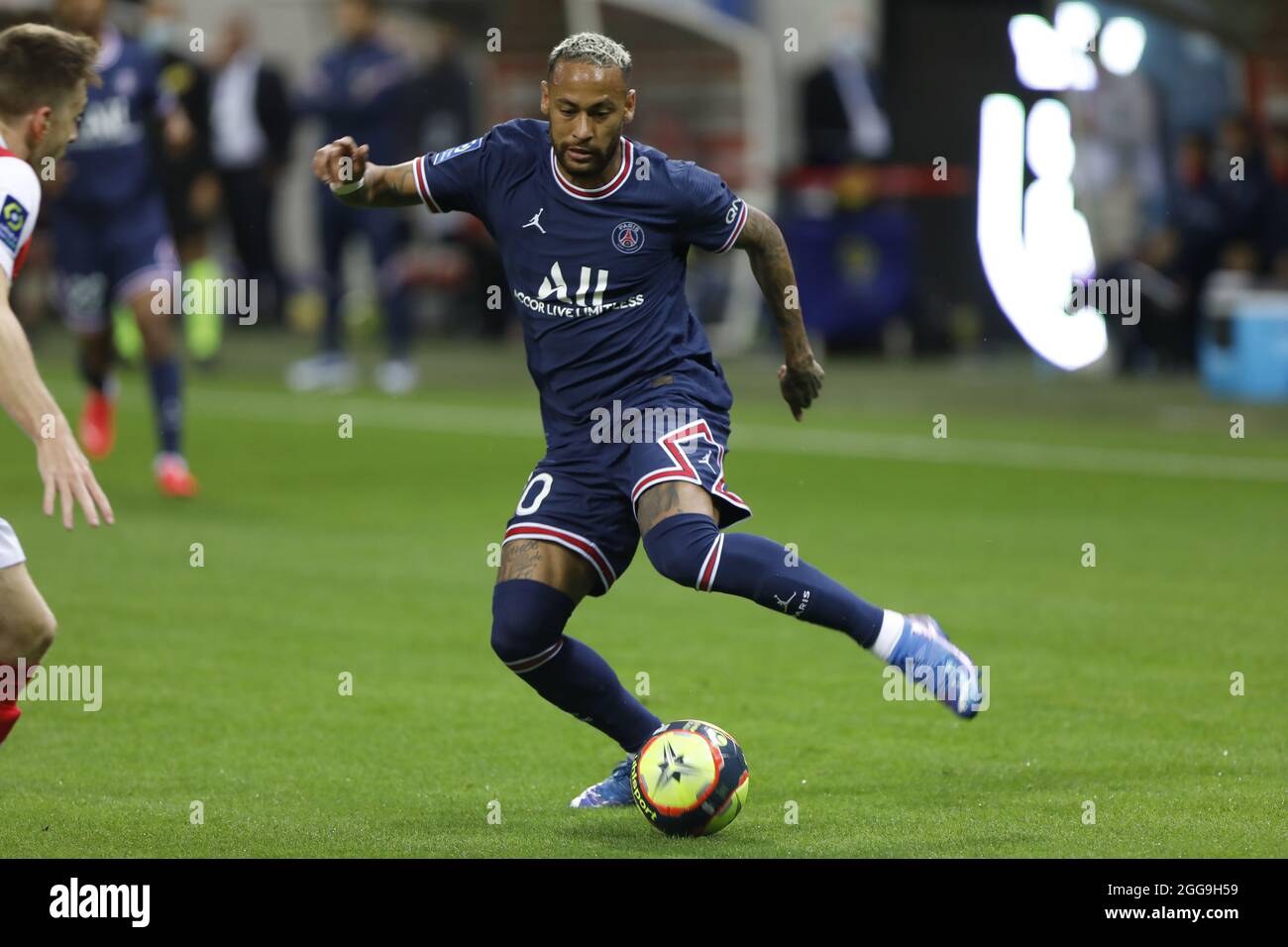 Neymar durante il campionato francese Ligue 1 partita di calcio tra Stade de Reims e Parigi Saint-Germain il 29 agosto 2021 allo stadio Auguste Delaune di Reims, Francia - Foto Mehdi Taamallah / DPPI Foto Stock