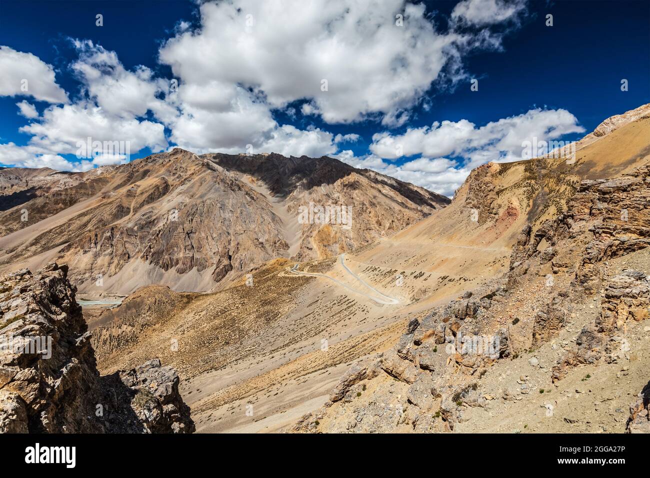 Manali-Leh strada per Ladakh in Himalaya indiano Foto Stock