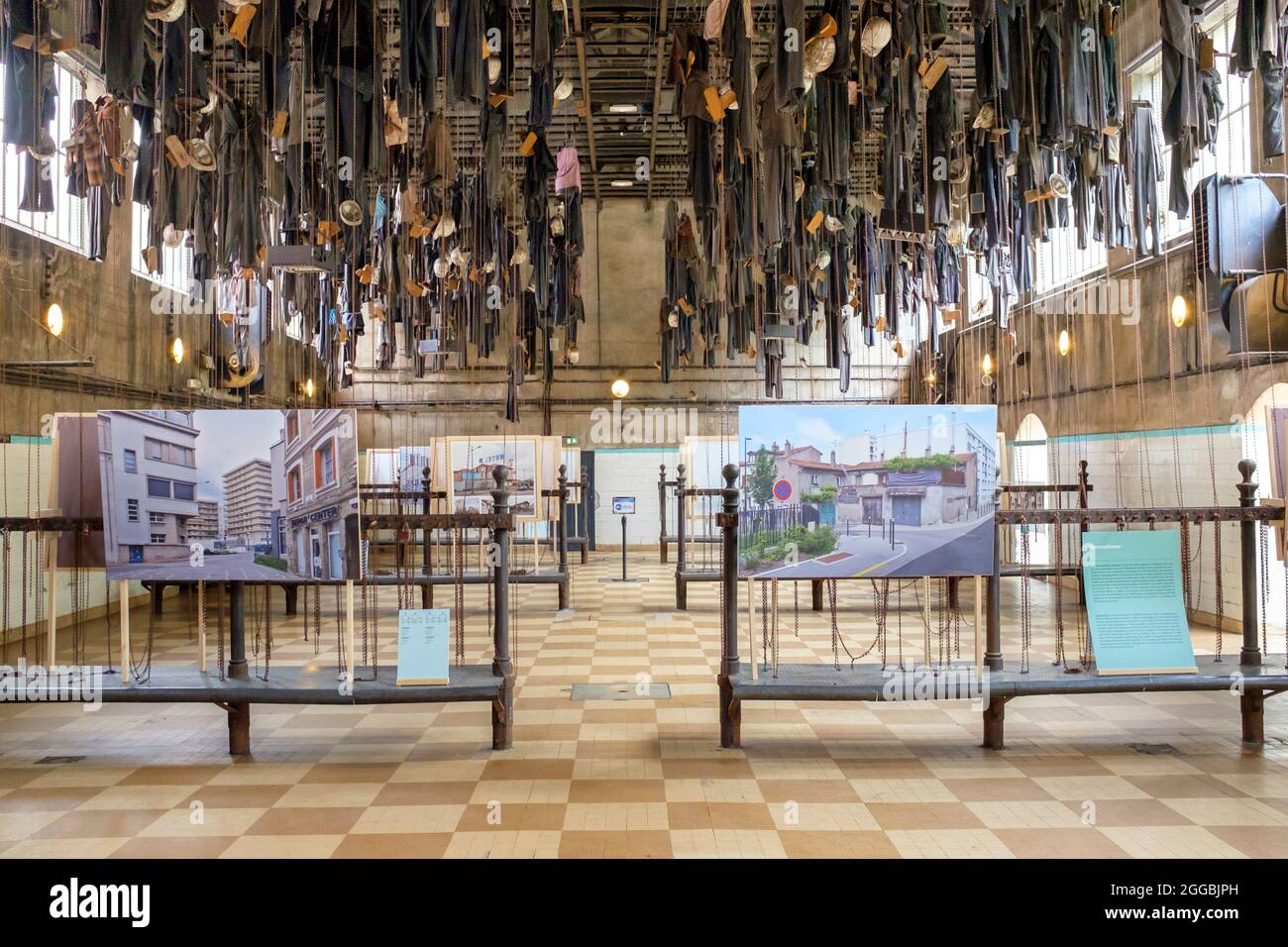Il grande lavabo (il bagno, grande lavandino, o stanza Hangmen) al Saint-Etienne Mine Museum, Francia Foto Stock