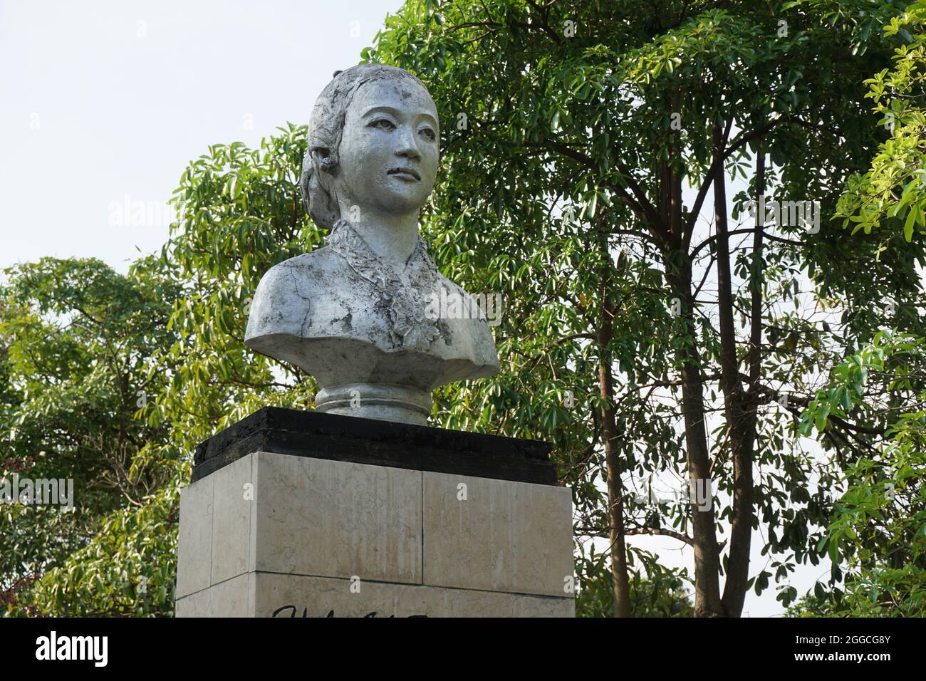 Monumento Kartini a Tulung Agung. Kartini è una delle eroi femminili indonesiane Foto Stock