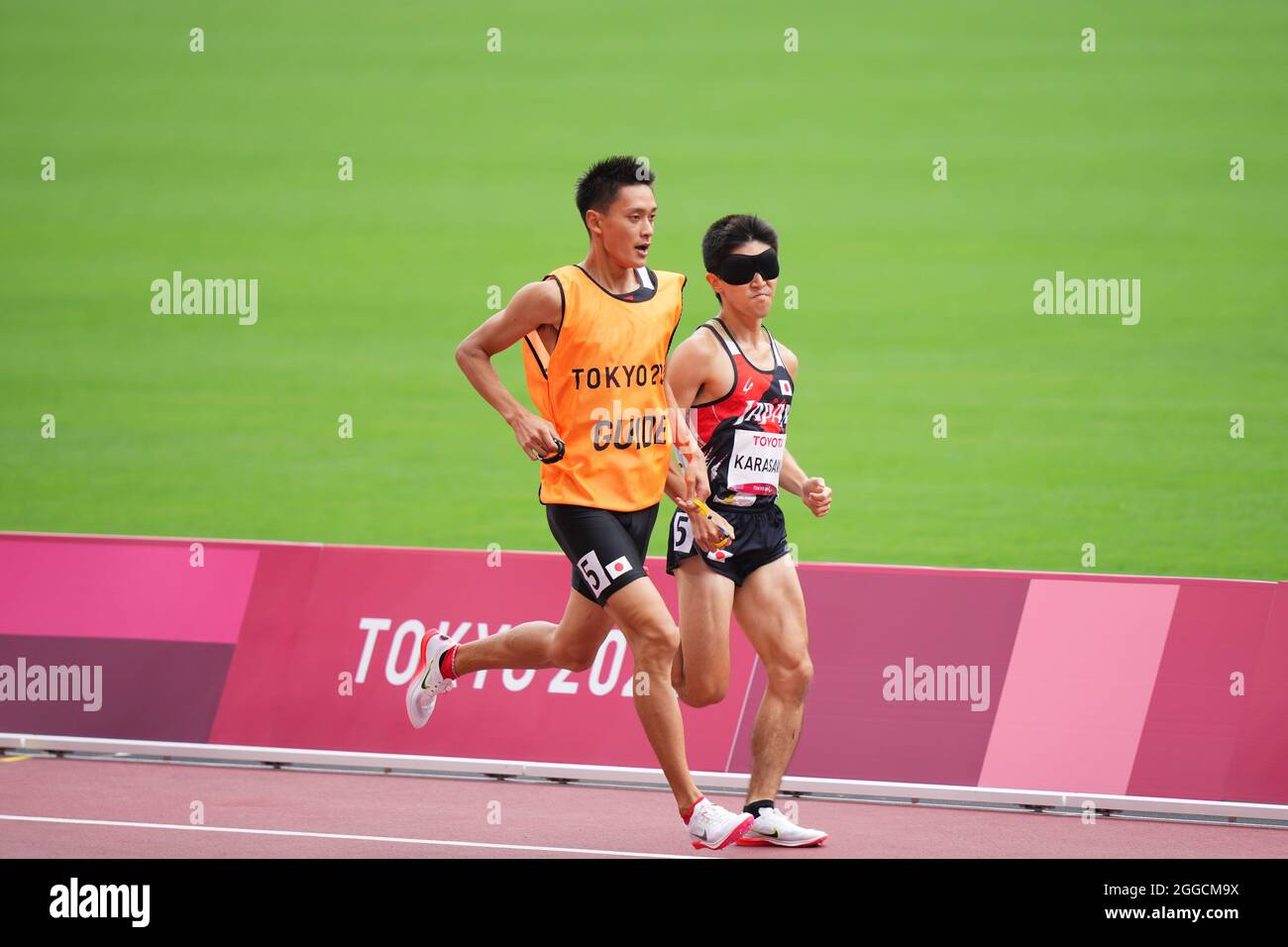 Giappone. 31 Agosto 2021. Tokyo, Giappone. 29 agosto 2021. Kenya Karasawa (JPN) Atletica : 1500 m - finale T11 per uomini allo Stadio Olimpico durante i Giochi Paralimpici di Tokyo 2020. Credit: SportsPressJP/AFLO/Alamy Live News Foto Stock