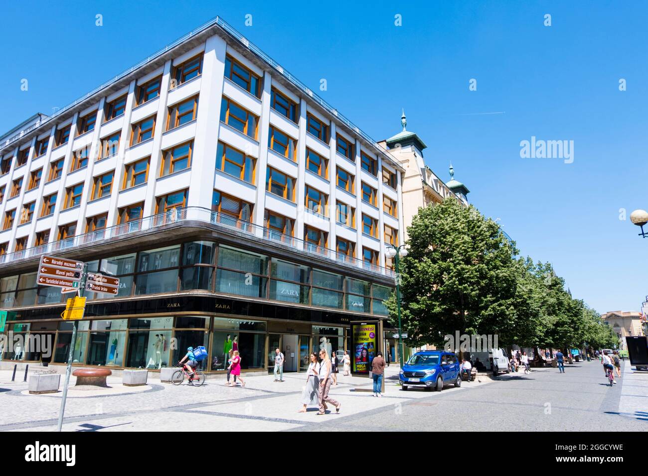 Detsky Dum, Casa dei bambini, Na Prikope, strada pedonale dello shopping, città nuova, Praga, Repubblica Ceca C. Foto Stock