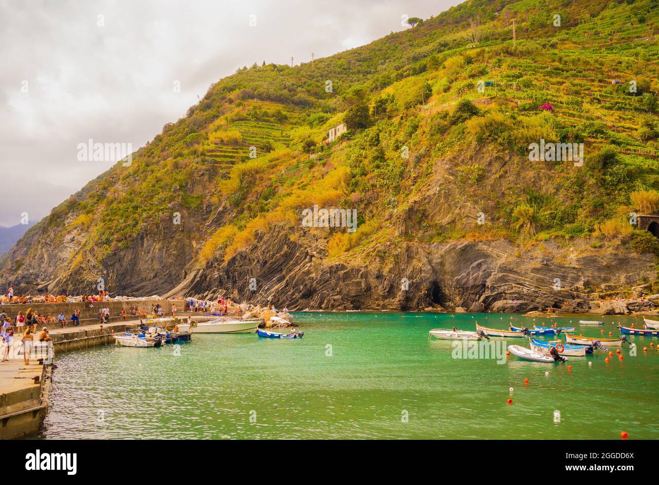 immagini naturali colorate per il turismo e i magazeni italiani le ho scattate a vernazza cinque terre italia Foto Stock