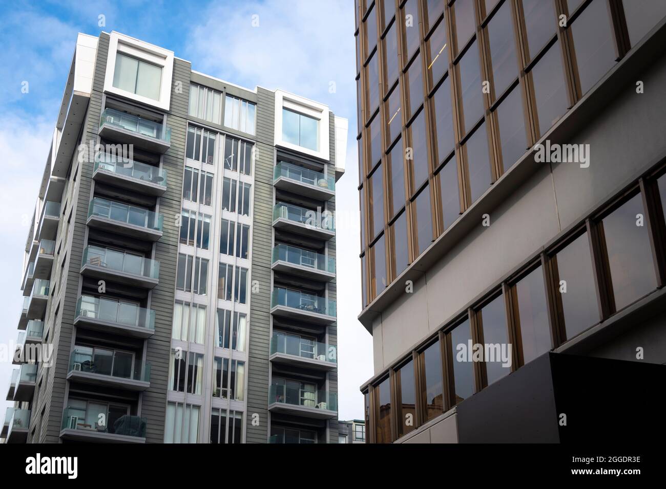 Vecchi e nuovi edifici di appartamenti, Wellington, Isola del Nord, Nuova Zelanda Foto Stock