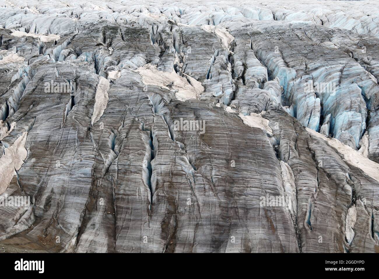 Ghiacciaio di Bezengi e il paesaggio glaciale. Gamma Caucasica principale. 'SMall Himalayas', Muro di Bezengi, Kabardino-Balkaria, Russia. Foto Stock