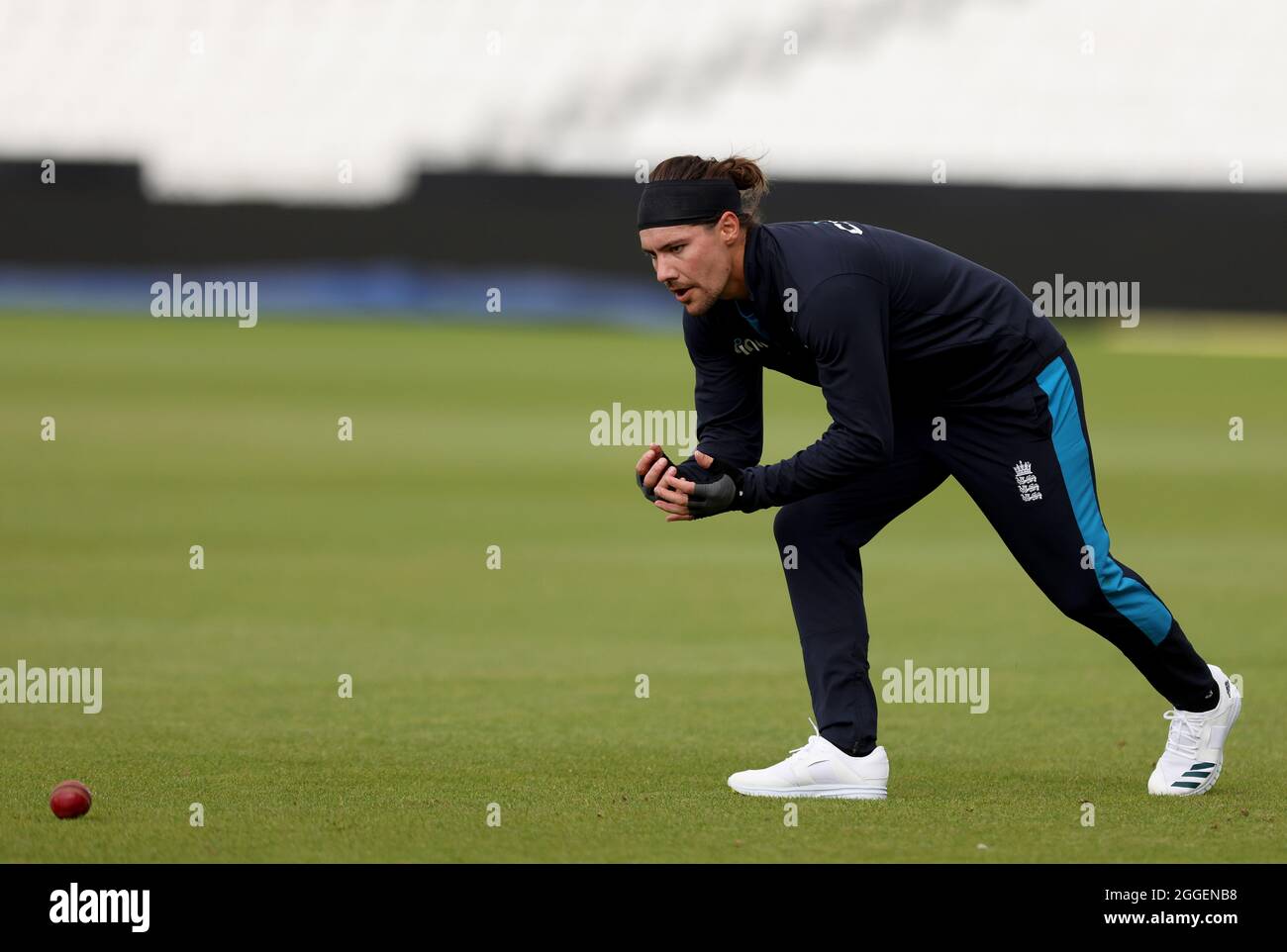 Il Rory Burns inglese durante una sessione di reti al Kia Oval di Londra. Data foto: Martedì 31 agosto 2021. Foto Stock