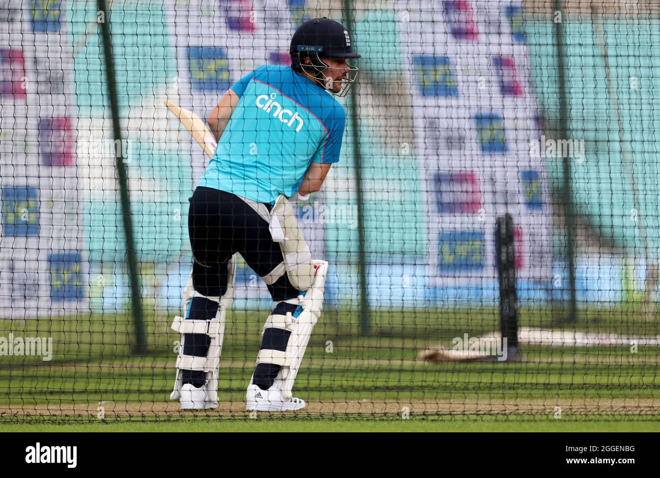 Il Rory Burns inglese durante una sessione di reti al Kia Oval, Londra. Data foto: Martedì 31 agosto 2021. Foto Stock