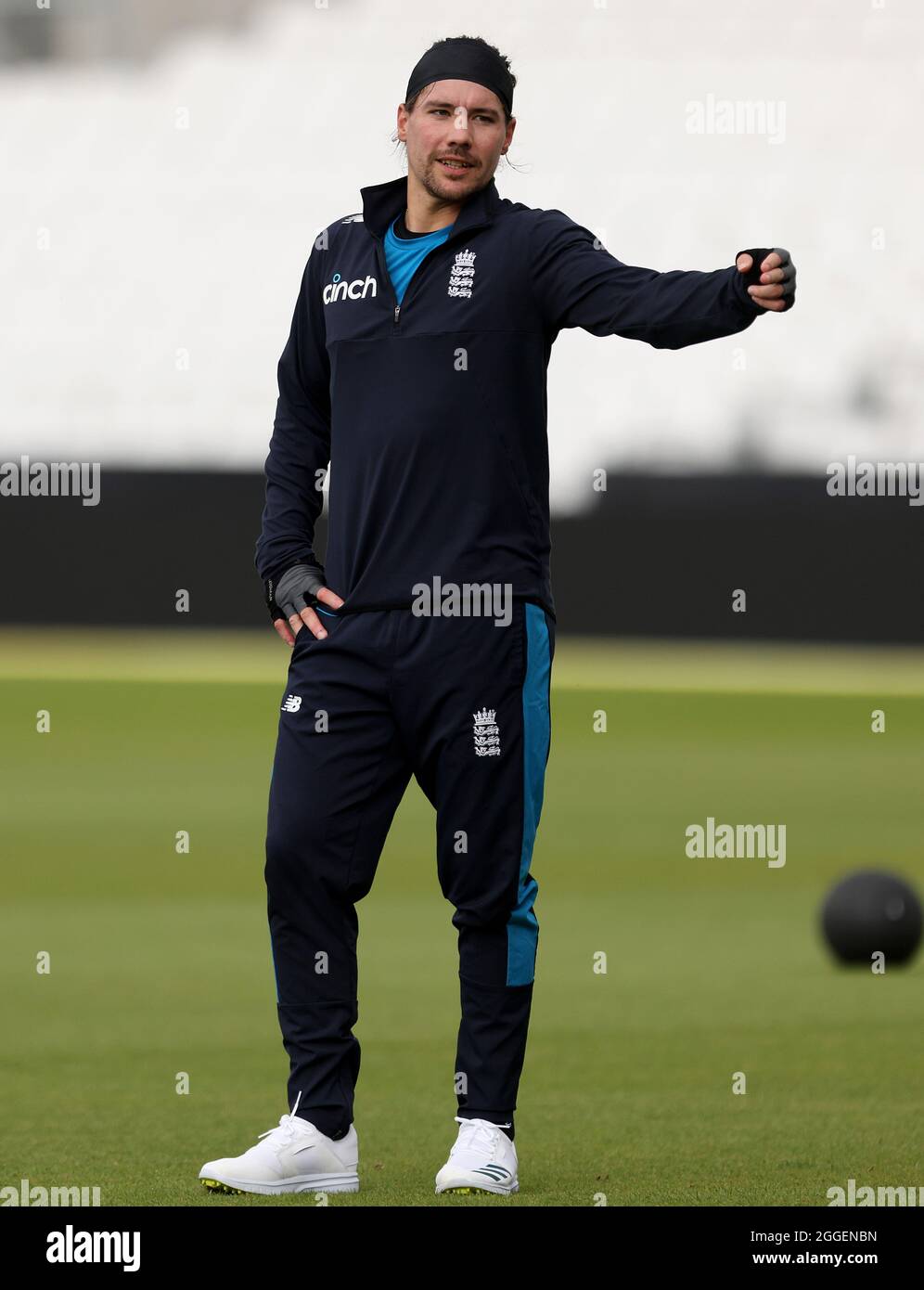 Il Rory Burns inglese durante una sessione di reti al Kia Oval di Londra. Data foto: Martedì 31 agosto 2021. Foto Stock