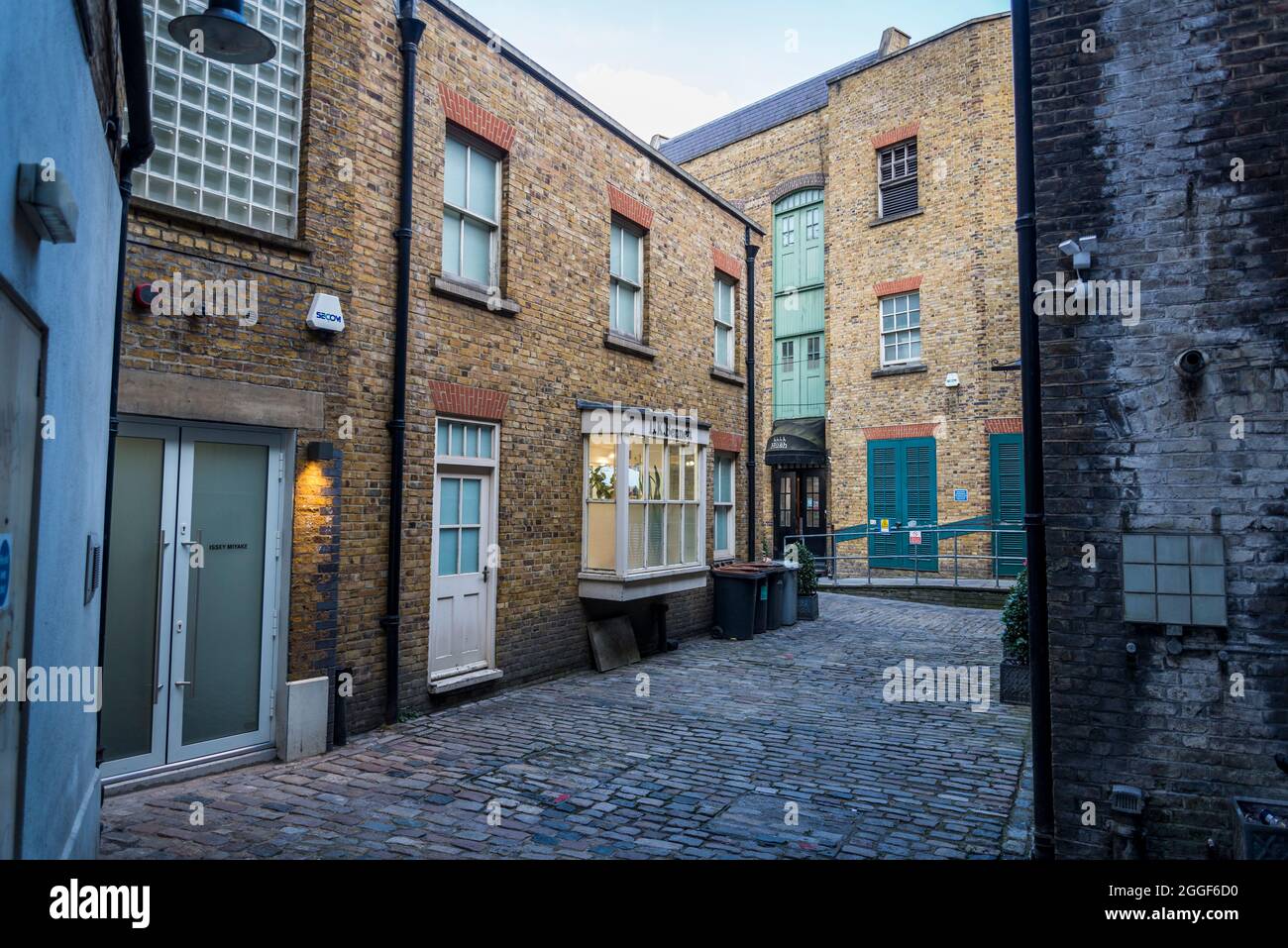 Lancashire Court, un passaggio in stile Mews al largo di Brook Street e New Bond Street a Mayfair, Westminster. Londra, Inghilterra, Regno Unito Foto Stock