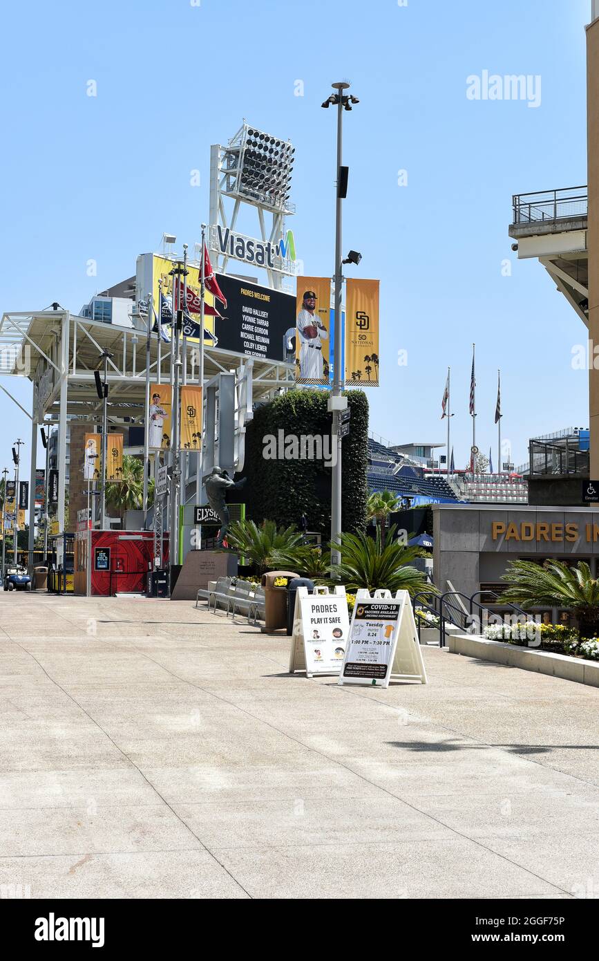 SAN DIEGO, CALIFORNIA - 25 AGO 2021: Gaslamp Quarter Gate al Petco Park, sede dei San Diego Padres. Foto Stock