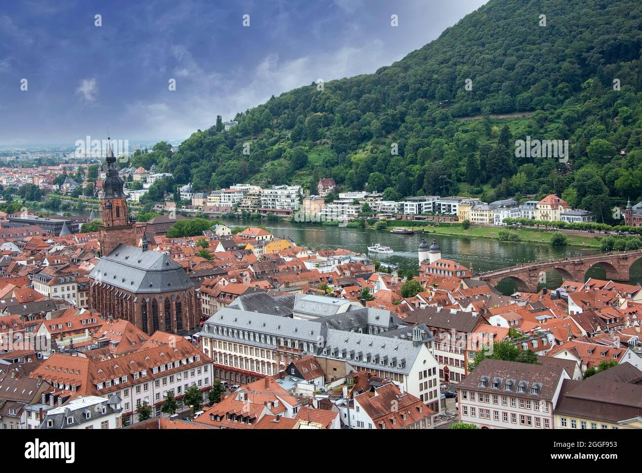 Vista panoramica della città sud-occidentale di Heidelberg e del fiume Neckar in Germania. Foto Stock