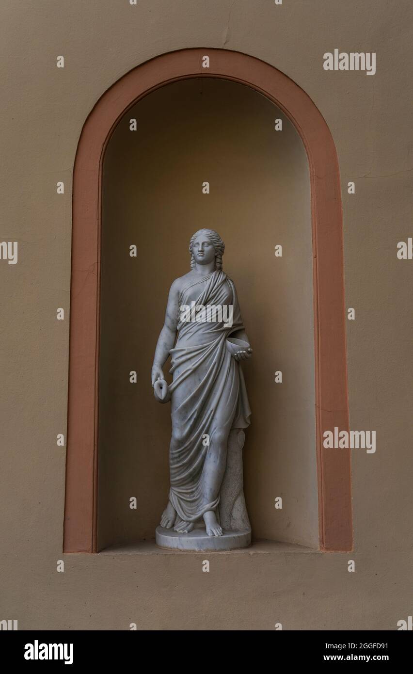 Statue nei Jardines de Monforte nella città di Valencia Foto Stock