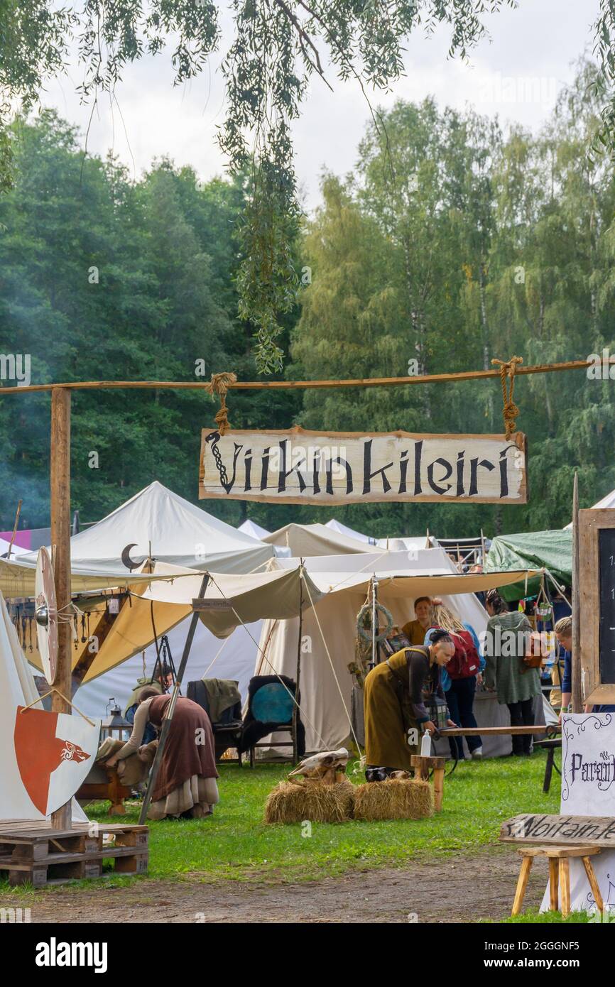 Porta al campo vichingo nel Festival Mediaval 2021 a Hämeenlinna Finlandia Foto Stock