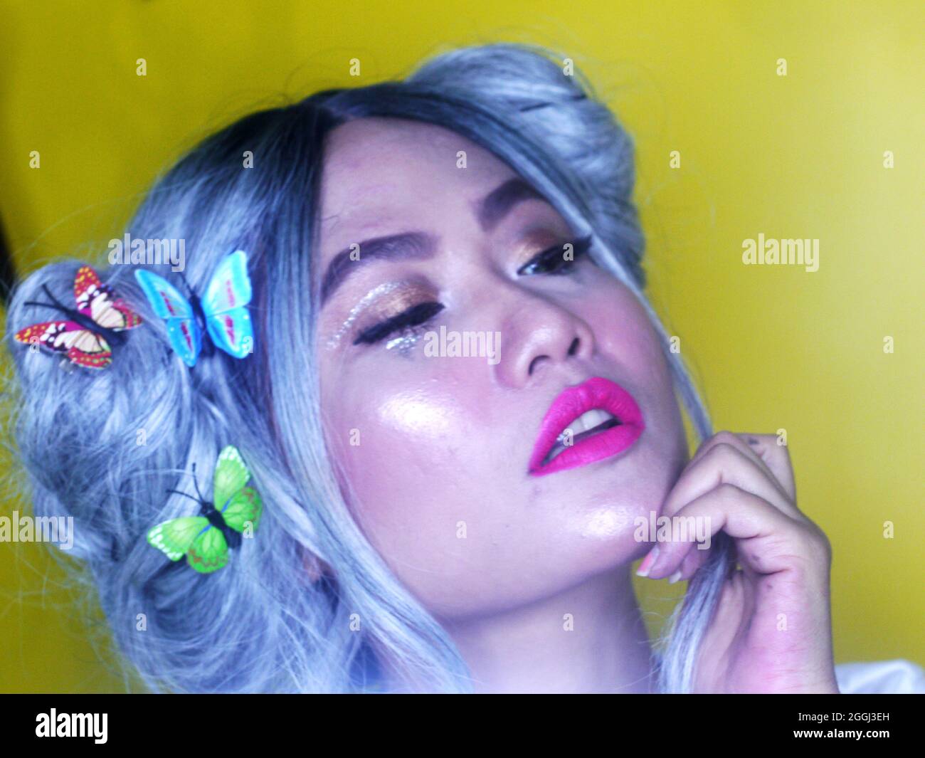 Colpo di bellezza della ragazza indonesiana con make up impressionante Foto Stock