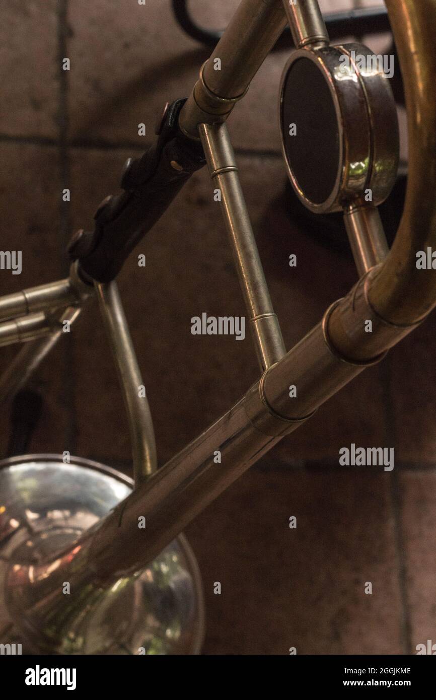 Strumento musicale prima di un concerto della band. Foto Stock