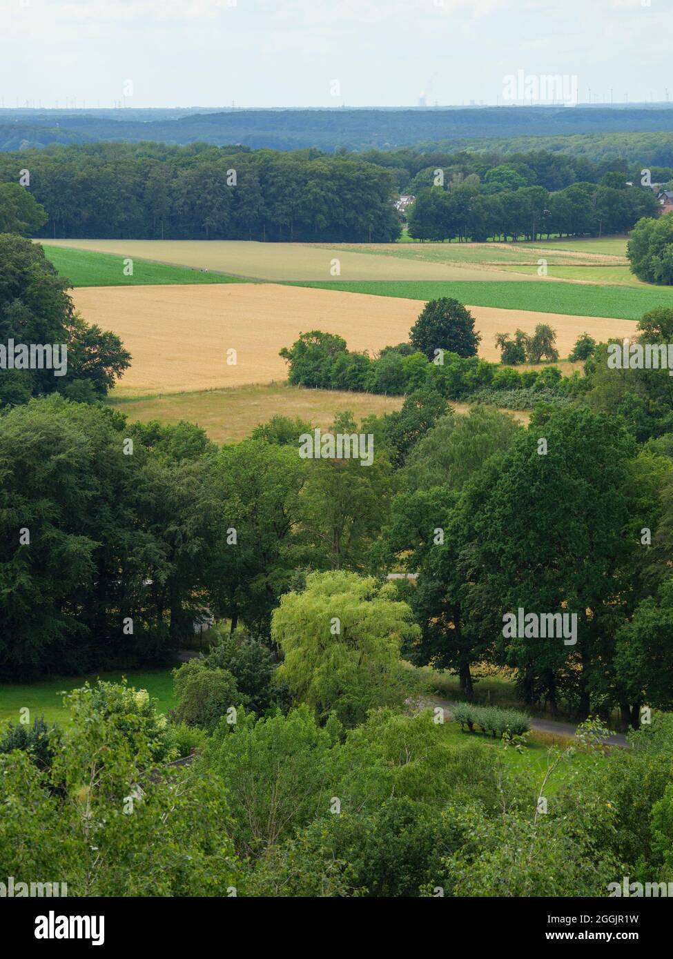 Vista da Stüveschachtanlage a nord, Piesberg parco culturale e paesaggistico, Osnabrück, Osnabrücker Land, bassa Sassonia, Germania Foto Stock