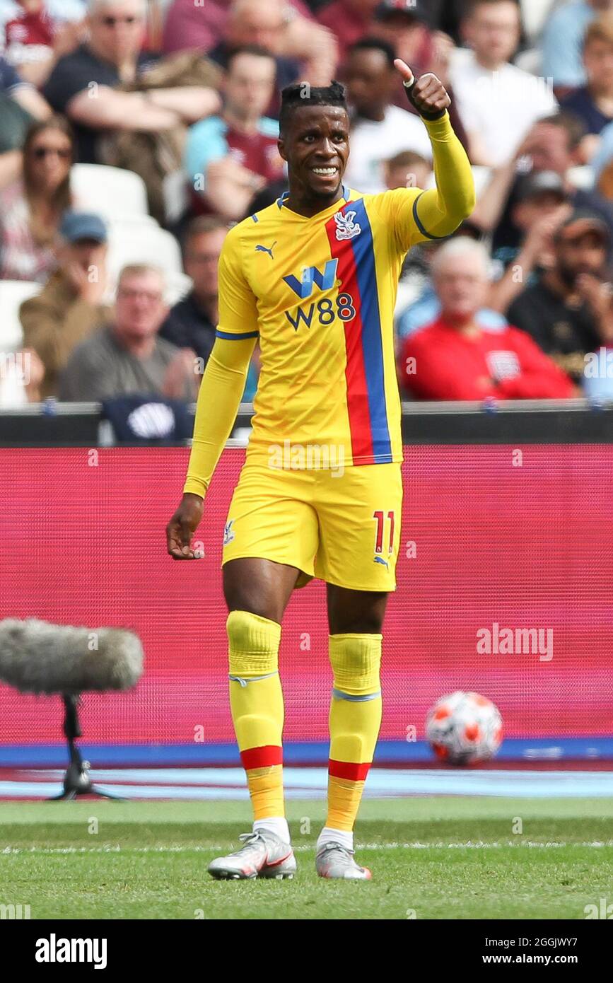 Londra, Regno Unito. 31 ago 2021. Londra, Regno Unito. 29 agosto 2021. Wilfried Zaha del Crystal Palace in azione durante la partita della Premier League tra West Ham United e Crystal Palace al London Stadium, Queen Elizabeth Olympic Park, Londra, Inghilterra, il 28 agosto 2021. Foto di Ken Sparks. Solo per uso editoriale, licenza richiesta per uso commerciale. Nessun utilizzo nelle scommesse, nei giochi o nelle pubblicazioni di un singolo club/campionato/giocatore. Credit: UK Sports Pics Ltd/Alamy Live News Foto Stock
