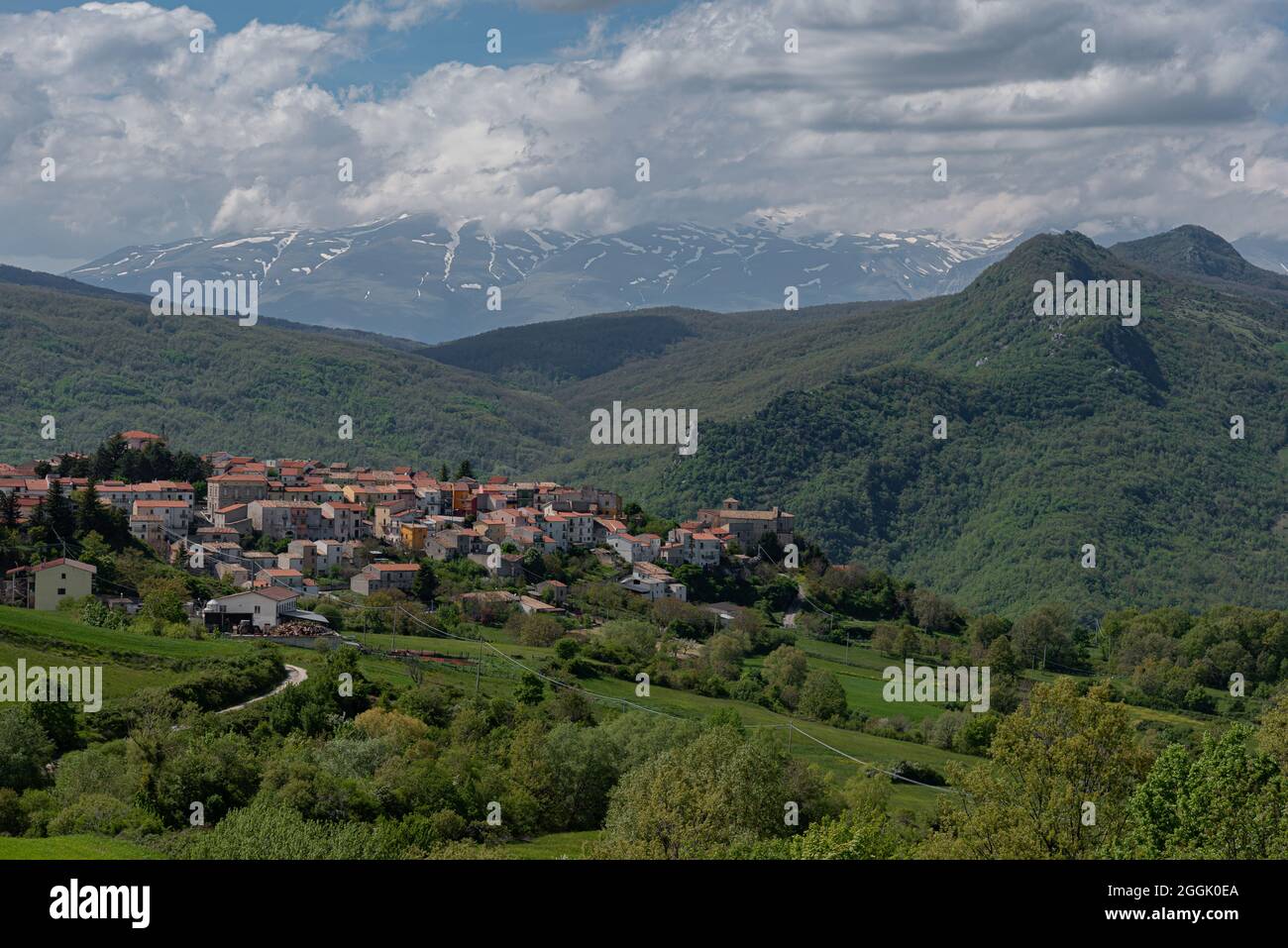 Borrello, Chieti, Abruzzo. Panorama. Borrello è un comune italiano di 338 abitanti della provincia di Chieti in Abruzzo. Fa anche parte del Me Foto Stock